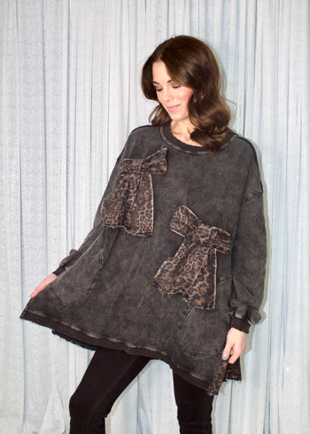 BlueVelvet OVERSIZED Top with Leopard Ribbon Bow Patches in Black