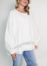 Load image into Gallery viewer, Easel Cotton Top with Mixed Lace Ruffle Hem in Natural
