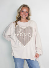 Load image into Gallery viewer, Easel Love Heart Patched Front Top in Ecru
