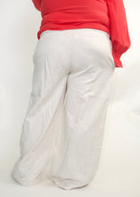 Load image into Gallery viewer, STITCH &amp; Co. Woven Linen Blend Pants in Natural

