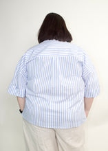 Load image into Gallery viewer, STITCH &amp; Co. Vertical Stripe Poplin Top in Blue Stripe

