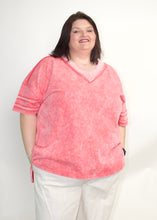 Load image into Gallery viewer, STITCH &amp; Co. Mineral Washed Top in Washed Coral
