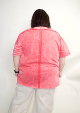 Load image into Gallery viewer, STITCH &amp; Co. Mineral Washed Top in Washed Coral
