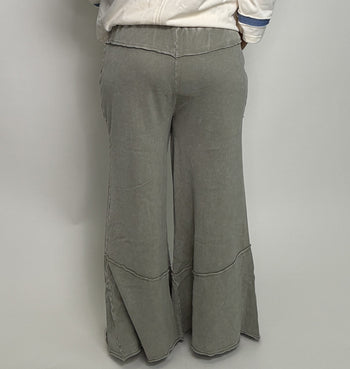 Easel Feeling Good Pull on Pants in Faded Sage