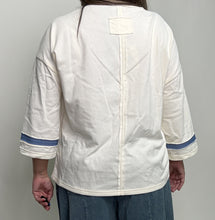 Load image into Gallery viewer, Easel Flower Patch Cotton Knit Tunic Top in Ivory
