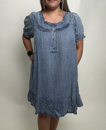 Easel Ruffled Detailed Chambray Dress in Washed Denim