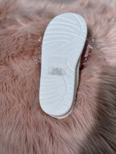 Load image into Gallery viewer, MIA 1976 &quot;COZI&quot; Pink 3D Bow Slippers
