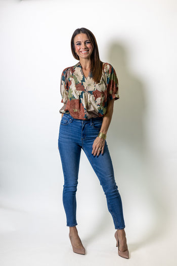Entro Floral Smocked V-Neck Puff Sleeve Top in Teal