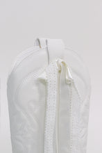 Load image into Gallery viewer, MIA 1976 "LUCILLA" Cowboy Boots in White
