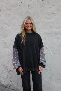 BlueVelvet Oversized Top with Contrasting Sleeves in Black-Charcoal