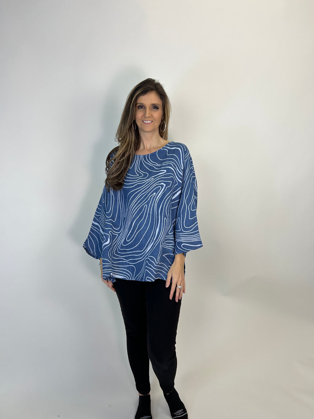 Beyond Capri Linen Wave Top in Denim