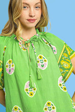 Load image into Gallery viewer, Umgee Boho Bloom Top with Contrasting Print Border in Green
