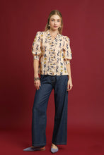 Load image into Gallery viewer, Umgee Floral Print Top in Cream
