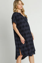 Load image into Gallery viewer, Umgee Swiss Dot Textured Jacquard Midi Dress in Navy
