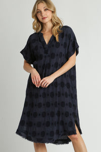 Umgee Swiss Dot Textured Jacquard Midi Dress in Navy