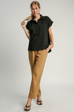 Load image into Gallery viewer, Umgee Boxy Cut Half Button Down Textured Top in Black
