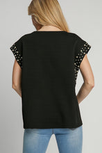 Load image into Gallery viewer, Umgee Boxy Cut Textured Top with Pearl Details in Black
