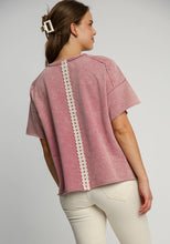 Load image into Gallery viewer, Umgee Lace Applique Peace Sign Top in Mauve
