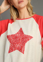 Load image into Gallery viewer, Umgee Color Block Top with Star Patch in Coral Fuchsia
