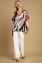 Load image into Gallery viewer, Umgee Abstract Print Top in Mauve Mix
