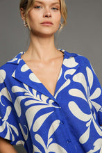 Load image into Gallery viewer, Umgee Oversized Two Tone Button Down Top in Blue
