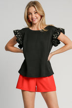 Load image into Gallery viewer, Umgee Boxy Cut Top with Pearl Details in Black
