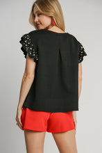 Load image into Gallery viewer, Umgee Boxy Cut Top with Pearl Details in Black
