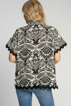 Load image into Gallery viewer, Umgee Two Toned Print Button Down Top in Black
