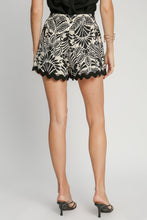 Load image into Gallery viewer, Umgee Two Toned Print Shorts in Black
