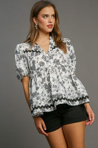 Umgee Floral Print Baby Doll Top in Black