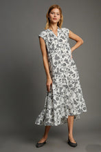 Load image into Gallery viewer, Umgee Floral Print Maxi Dress in Black
