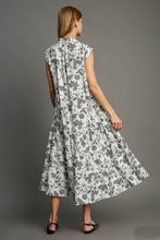 Load image into Gallery viewer, Umgee Floral Print Maxi Dress in Black
