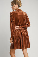 Load image into Gallery viewer, Umgee Textured Striped Velvet Dress in Copper
