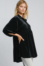 Load image into Gallery viewer, Umgee Solid Color Velvet Tunic Top with Stone Embellishments in Black
