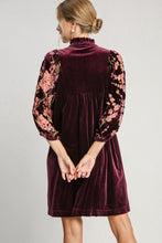 Load image into Gallery viewer, Umgee Velvet Mini Dress with Floral Print Burnout Sleeves in Plum
