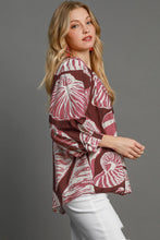 Load image into Gallery viewer, Umgee Two Toned Floral Print Top in Plum/Mauve
