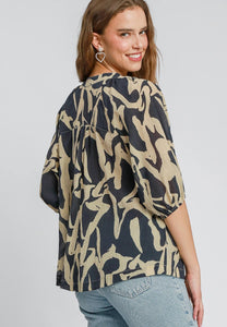 Umgee Two Toned Abstract Print Woven Top in Black Mix