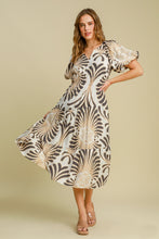 Load image into Gallery viewer, Umgee Large Abstract Print Midi Dress in Grey
