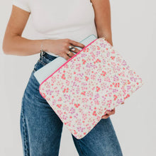 Load image into Gallery viewer, Pretty Simple Palmer Puffer Laptop Sleeve (MULTIPLE COLORS)
