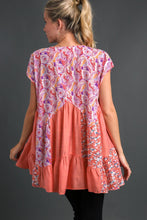 Load image into Gallery viewer, Umgee Mixed Print High Low Hem Top in Coral Mix Top Umgee   
