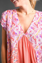 Load image into Gallery viewer, Umgee Mixed Print High Low Hem Top in Coral Mix Top Umgee   
