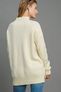 Umgee Solid Color Center Seam Knit Top in Cream