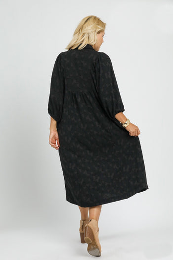 Umgee Solid Color Jacquard Textured Midi Dress in Black