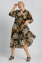 Load image into Gallery viewer, Umgee Floral Print Midi Dress in Camel Mix
