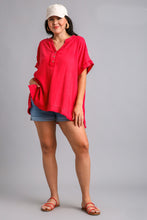 Load image into Gallery viewer, Umgee Snow Washed Linen Top in Berry  Umgee   

