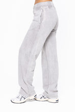 Load image into Gallery viewer, Mono B Vintage Washed Fleece Pants in Fog
