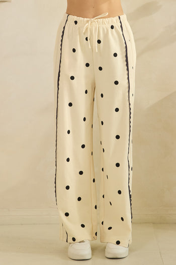 Veveret Charming Polka Dot Lounge Set in Cream/Black