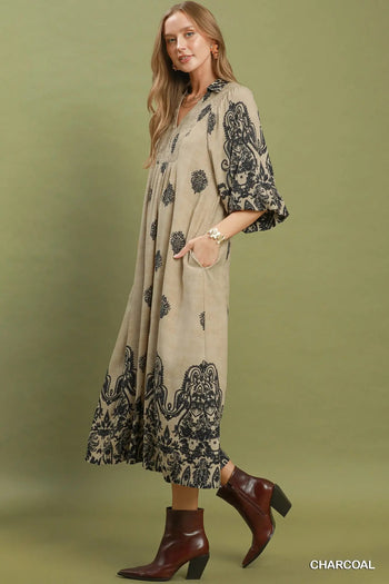 Umgee Border Print Smocked Detail Midi Dress in Charcoal