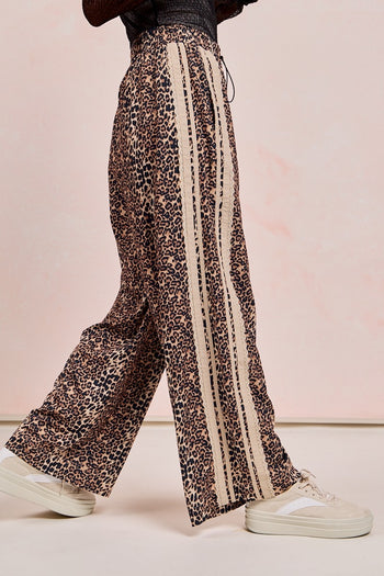 BiBi Leopard Print Track Pants with Contrasting Lace Side Stripes in Leopard/Oatmeal