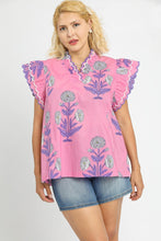 Load image into Gallery viewer, Umgee Floral Print Top with Scallop Trim in Pink Mix
